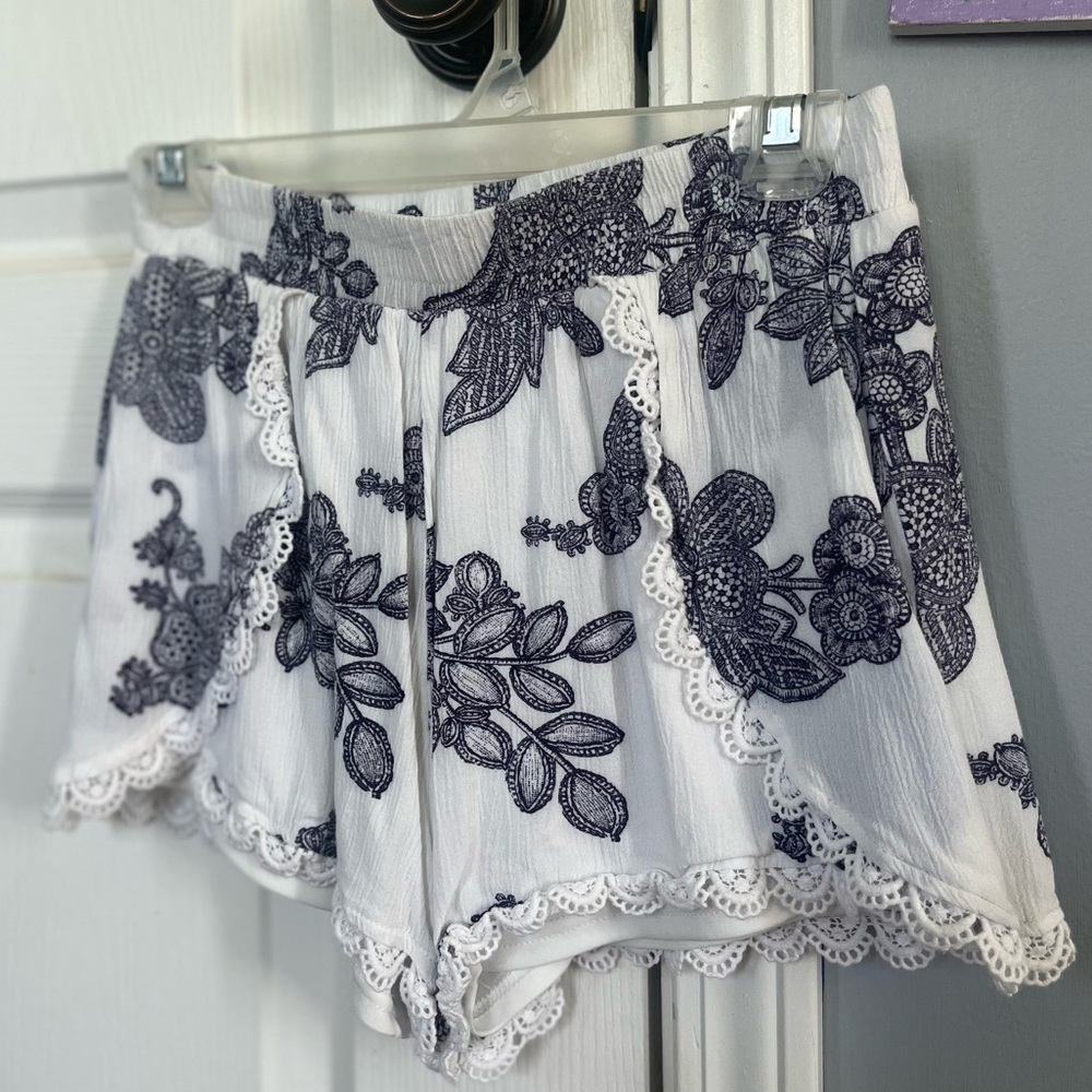 Altar’d State flower print elastic shorts